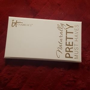 It cosmetics Naturally Pretty must haves palette
